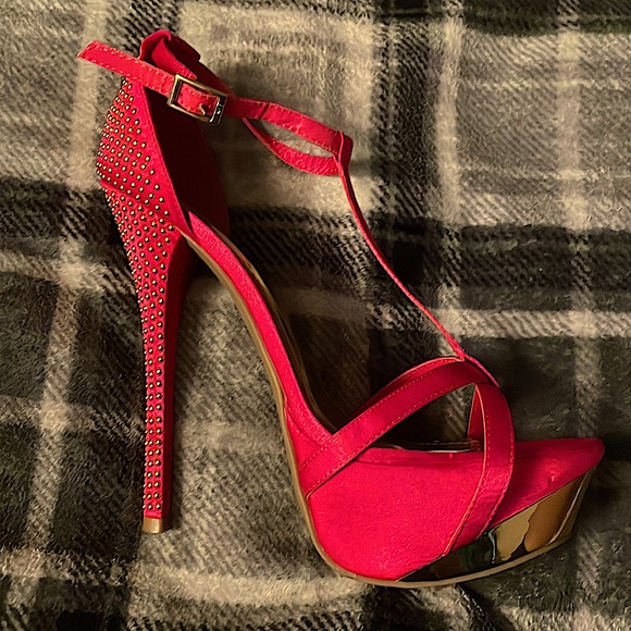 Women Pink bedazzled high heels - Picture 4 of 6